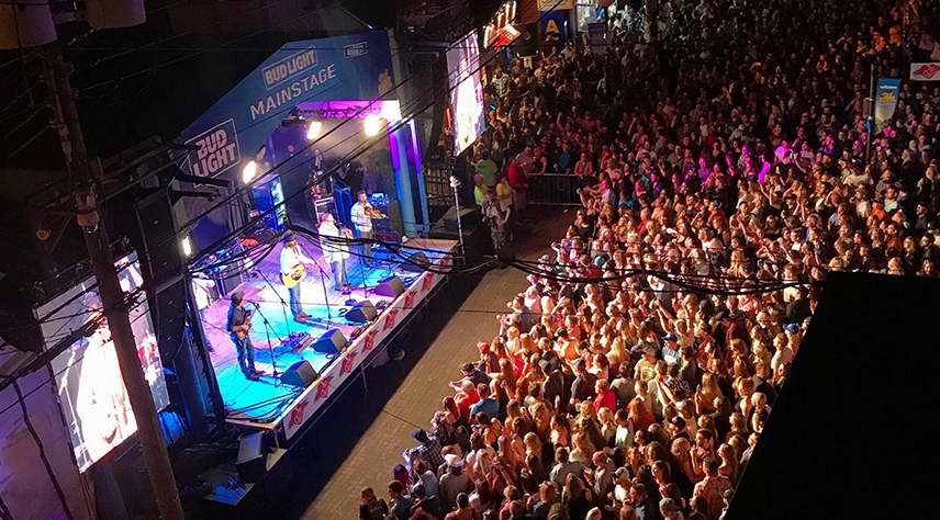 lollapalooza-chicago-bud-light-stage-grant-park-2026
