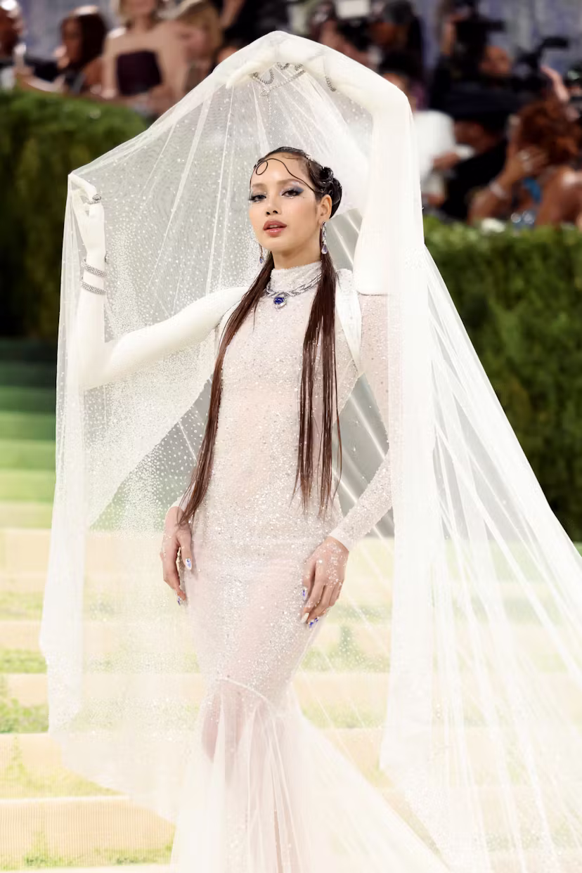 LISA — White Couture Queen
