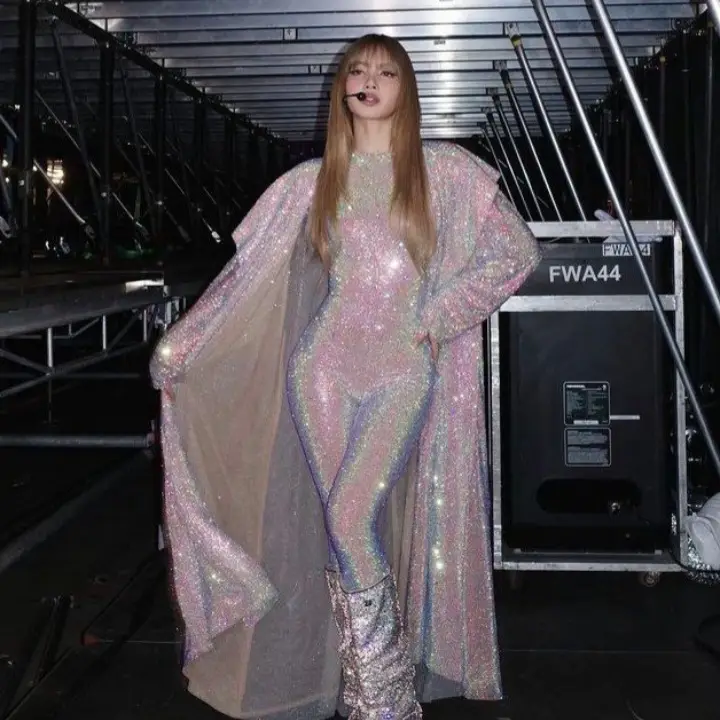 LISA’S SWAROVSKI DEADLINE TOUR OUTFIT EXHIBITED IN AUSTRIA! 💎