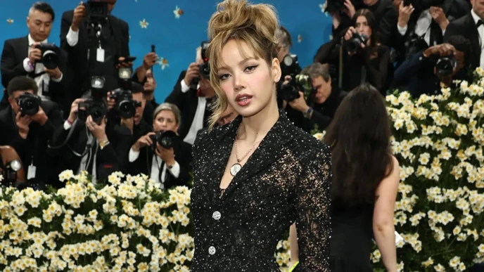 리사, 또 하나의 글로벌 기록 경신! 👑