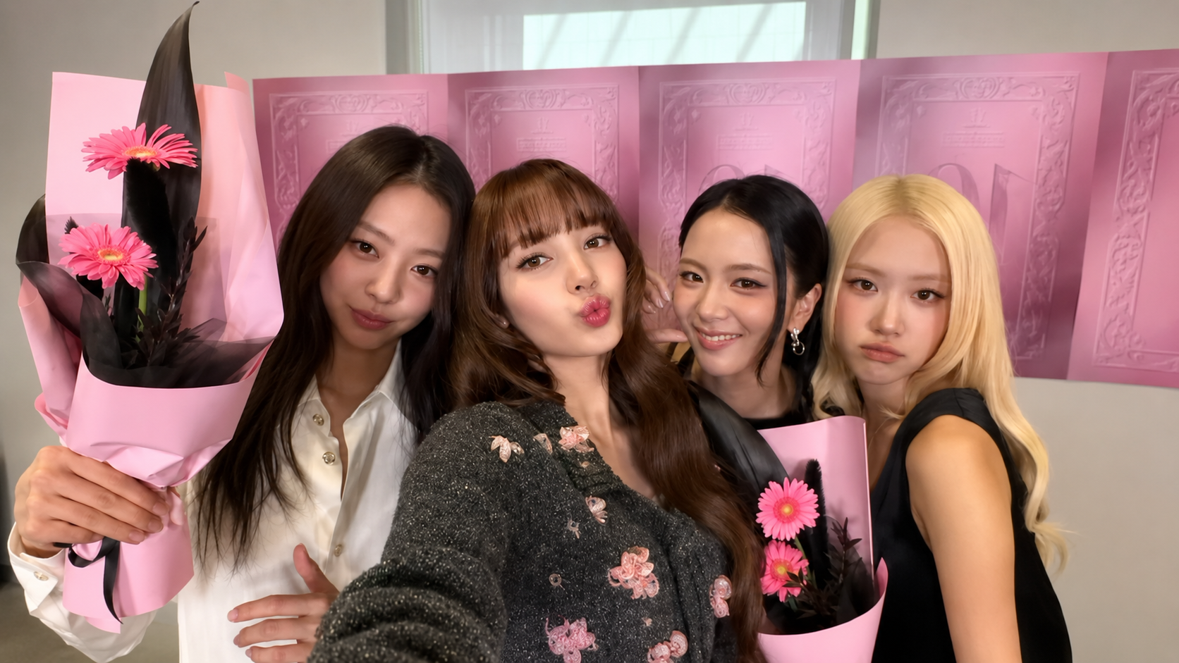 OMG! BLACKPINK dévoile un selfie OT4 inédit pour ses 10 ans! 🎉