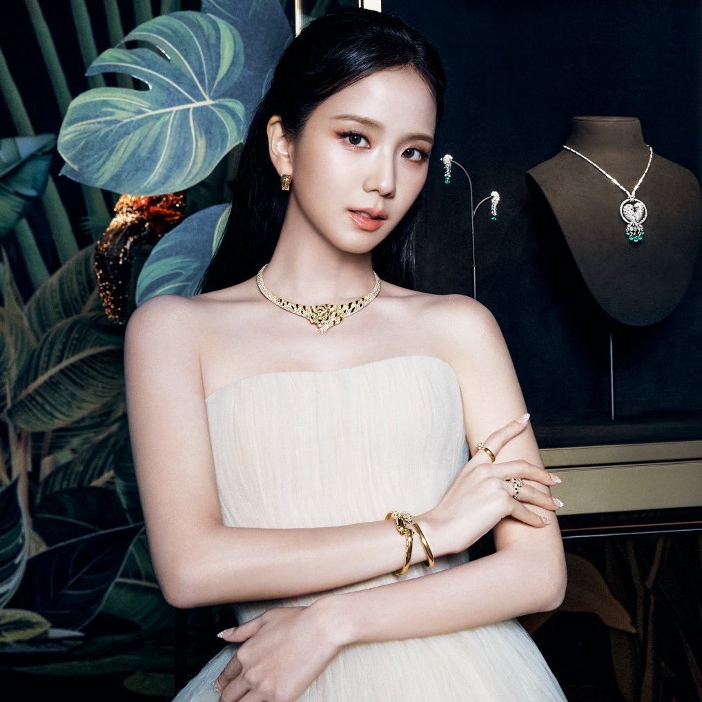 Jisoo Steals the Show at Cartier "Into the Wild" Seoul Opening