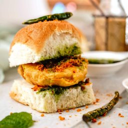 Vada pav