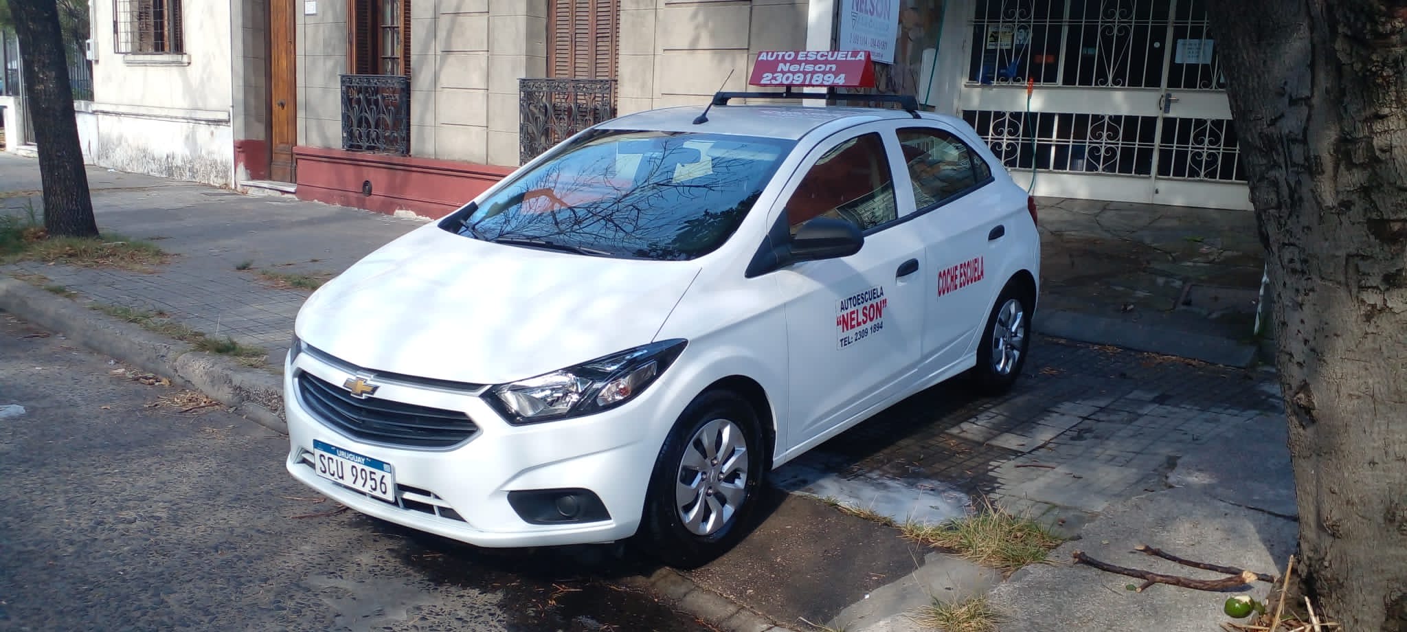 Vehículo Academia Nelson