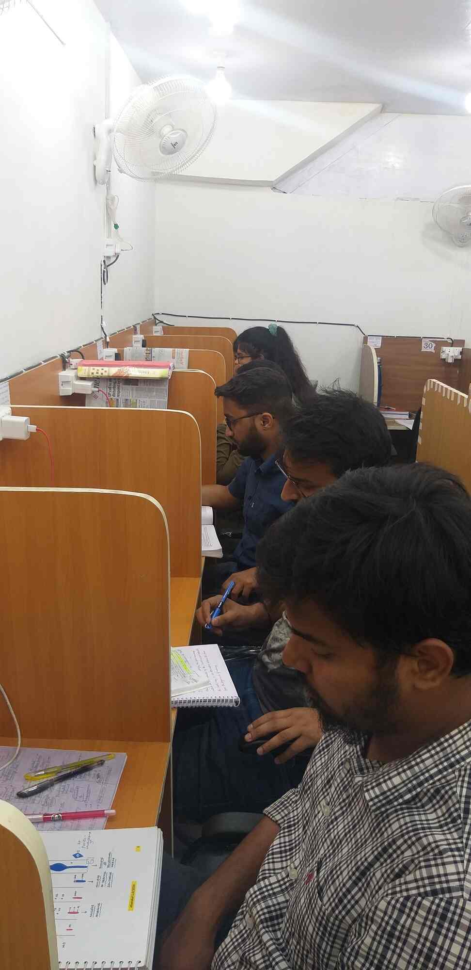 Maa Sarswati High Digital Library 4