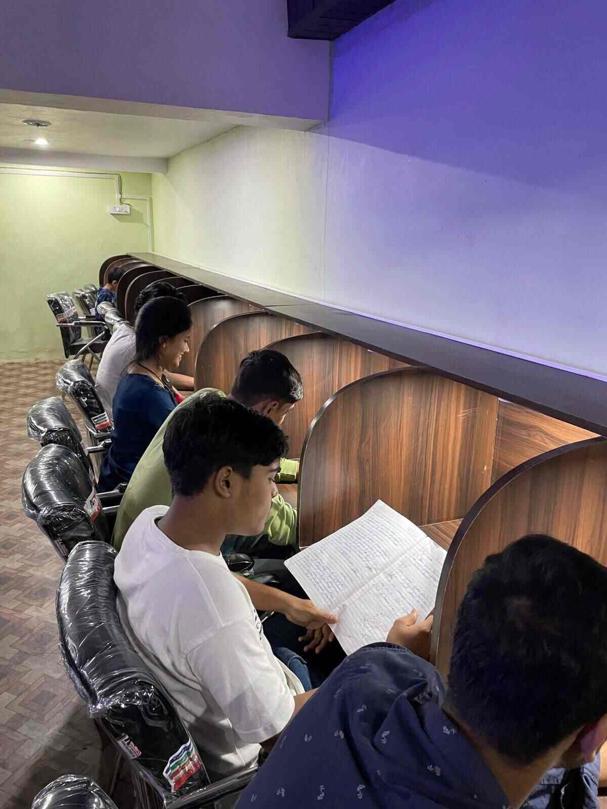 Maruti Nandan Digital Library 4