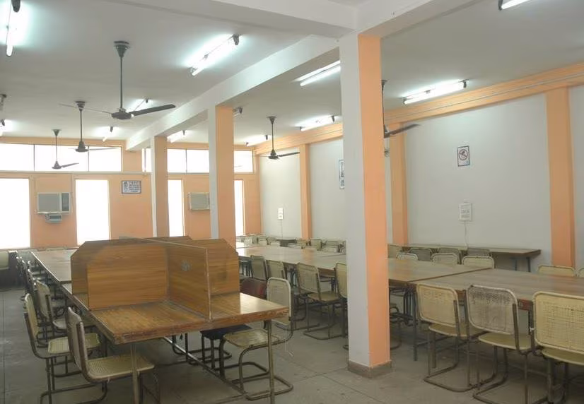 Dr. Vijay Pal Memorial Library 1