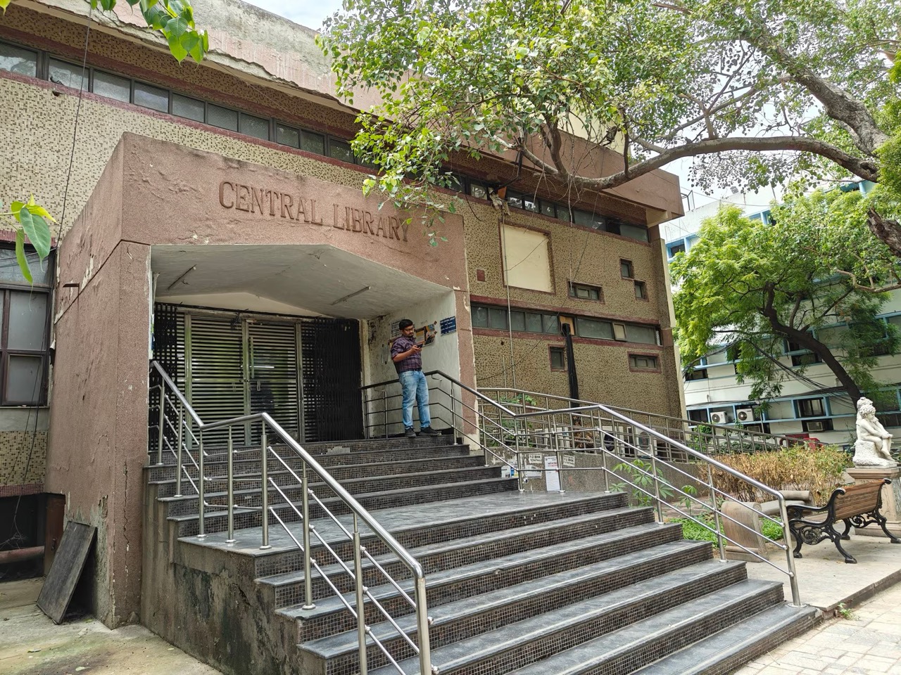 Maulana Azad Medical College Central Library 3