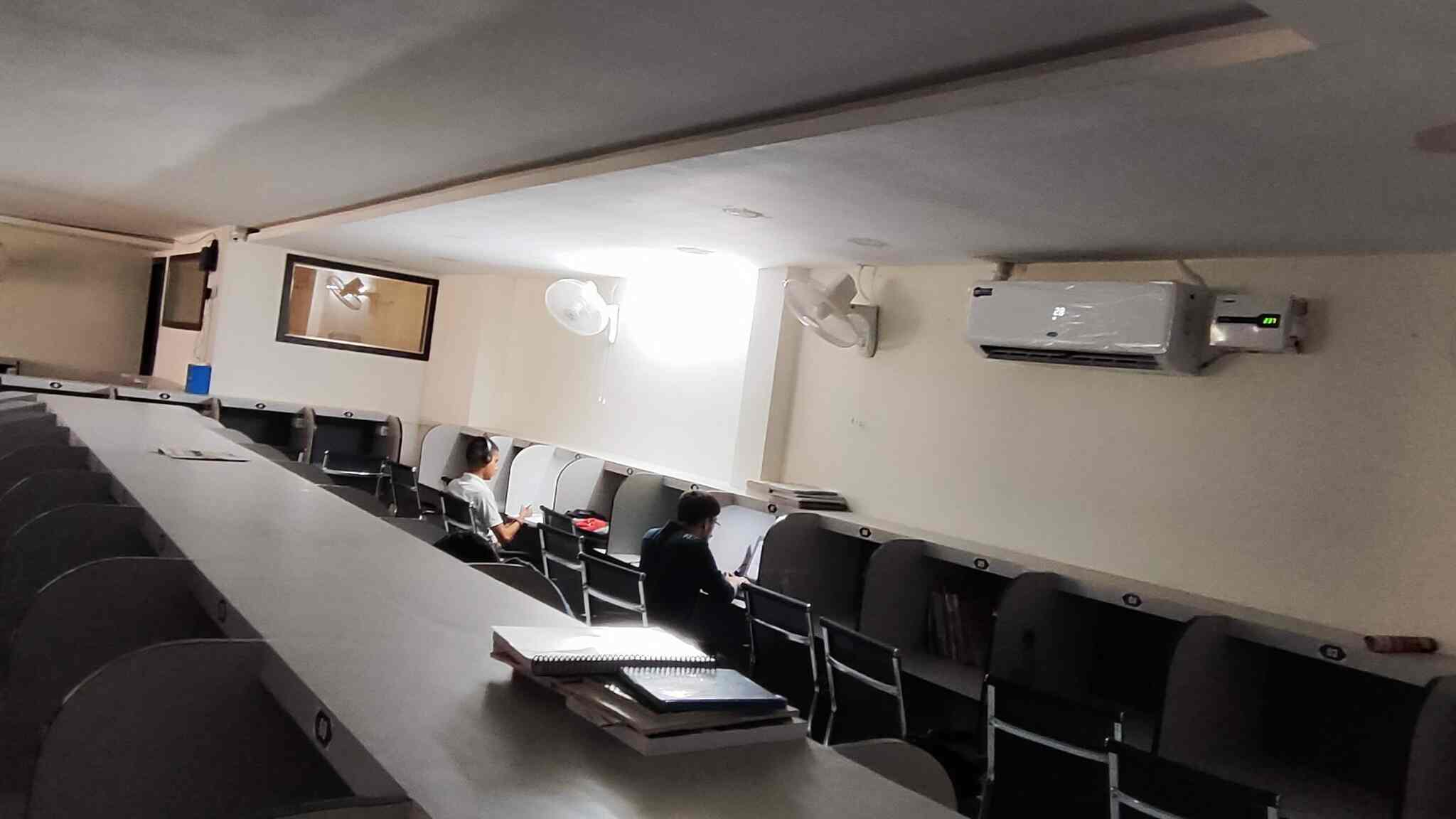 Blinkers Library Kanpur 4