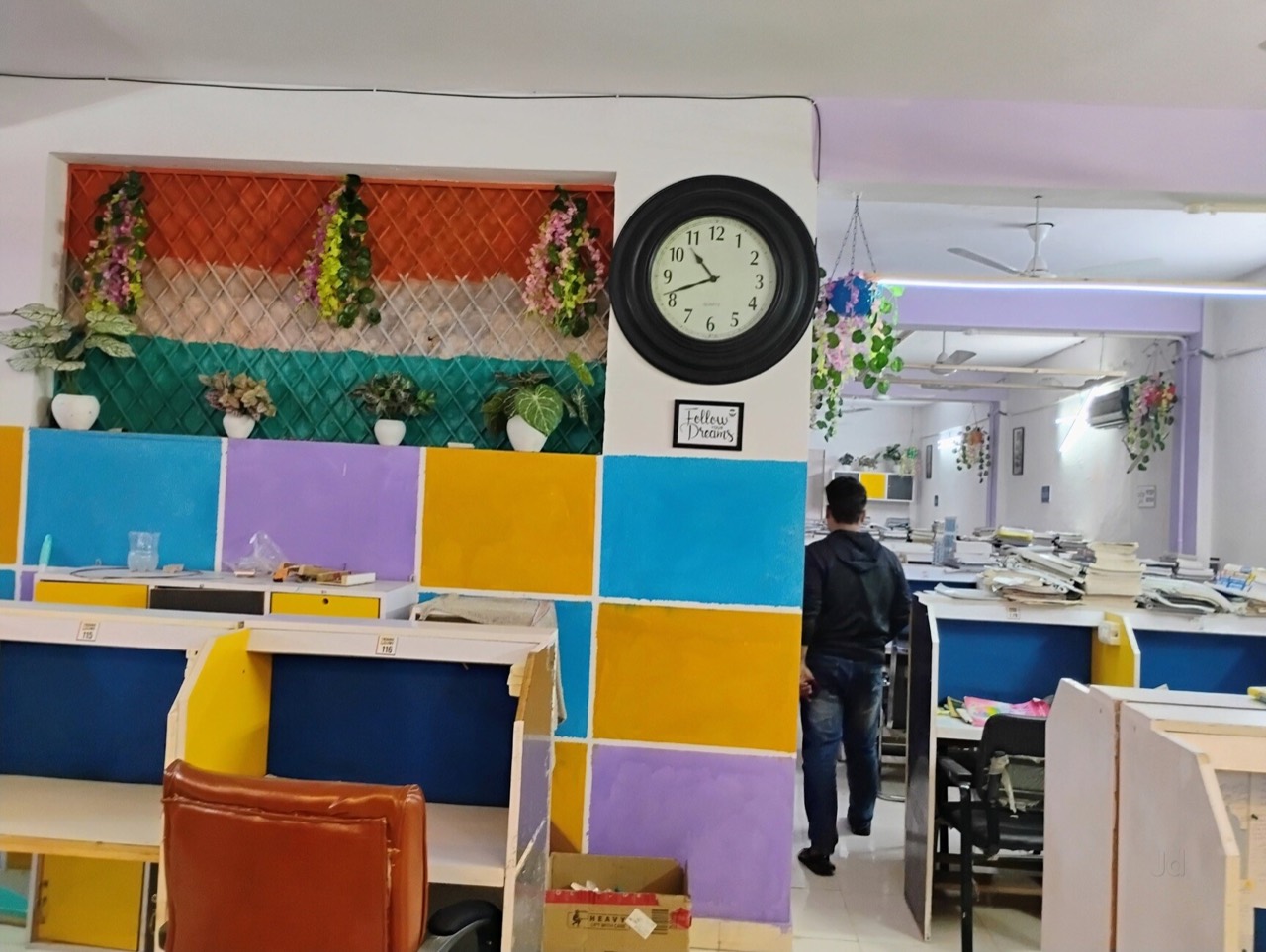 Friends Library (Largest & Luxuries Libraries Chain) 3