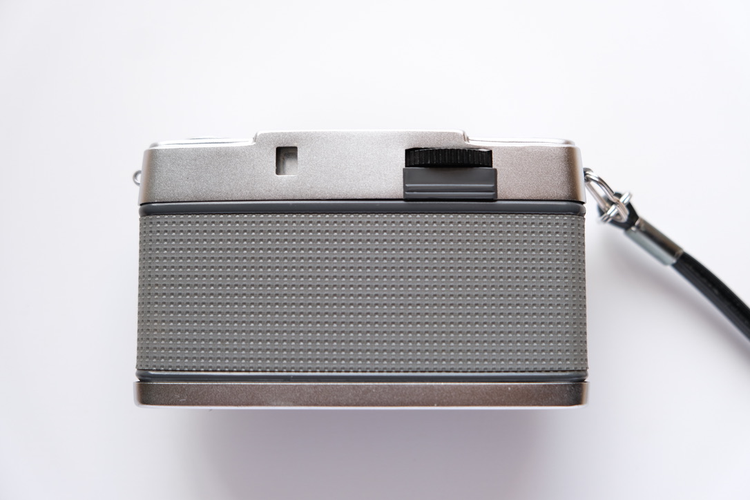 OLYMPUS PEN EEの裏