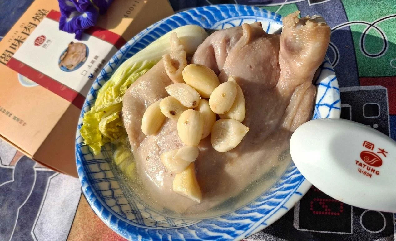 一張含有 食物, 盤子, 室內 的圖片<br><br /><span style=