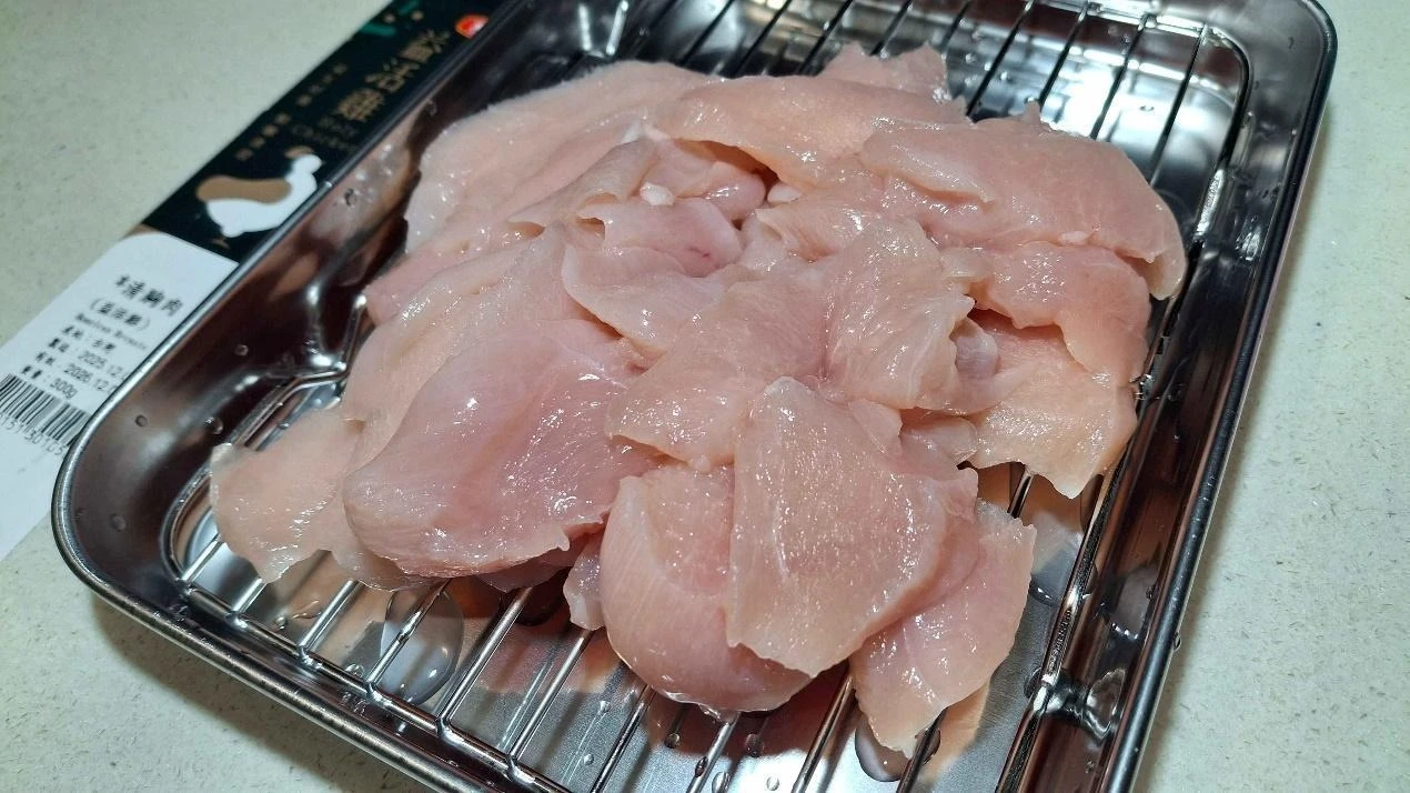 一張含有 肉, 動物脂肪, 食物, 室內 的圖片

AI 產生的內容可能不正確。