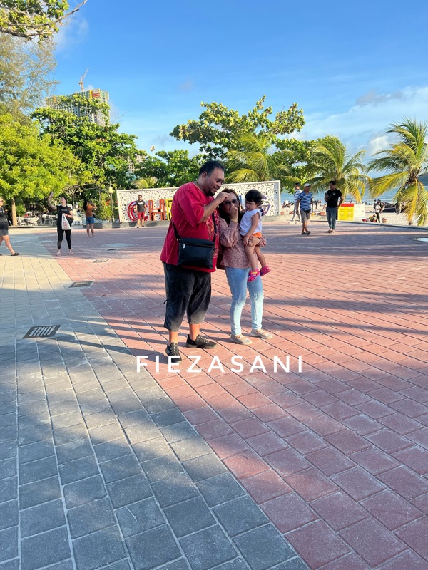 Fieza Sani, pantai cenang langkawi