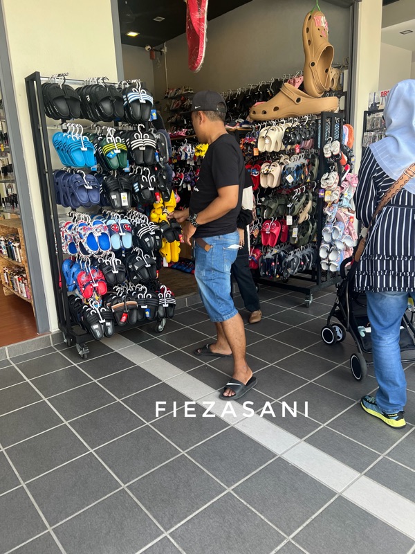 shopping padang besar
