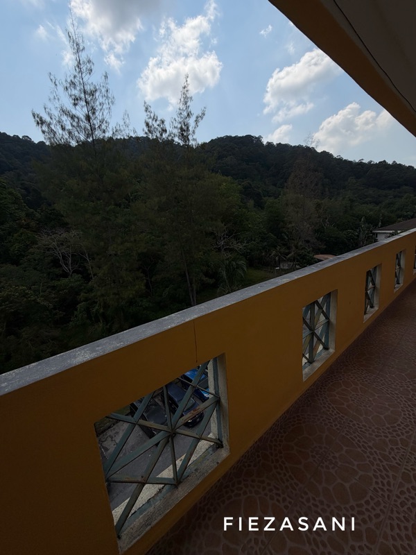 Teluk Batik Holiday Apartment