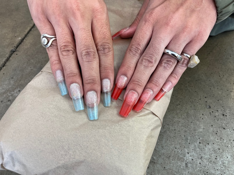 Pure Soul Saleswoman's Nails