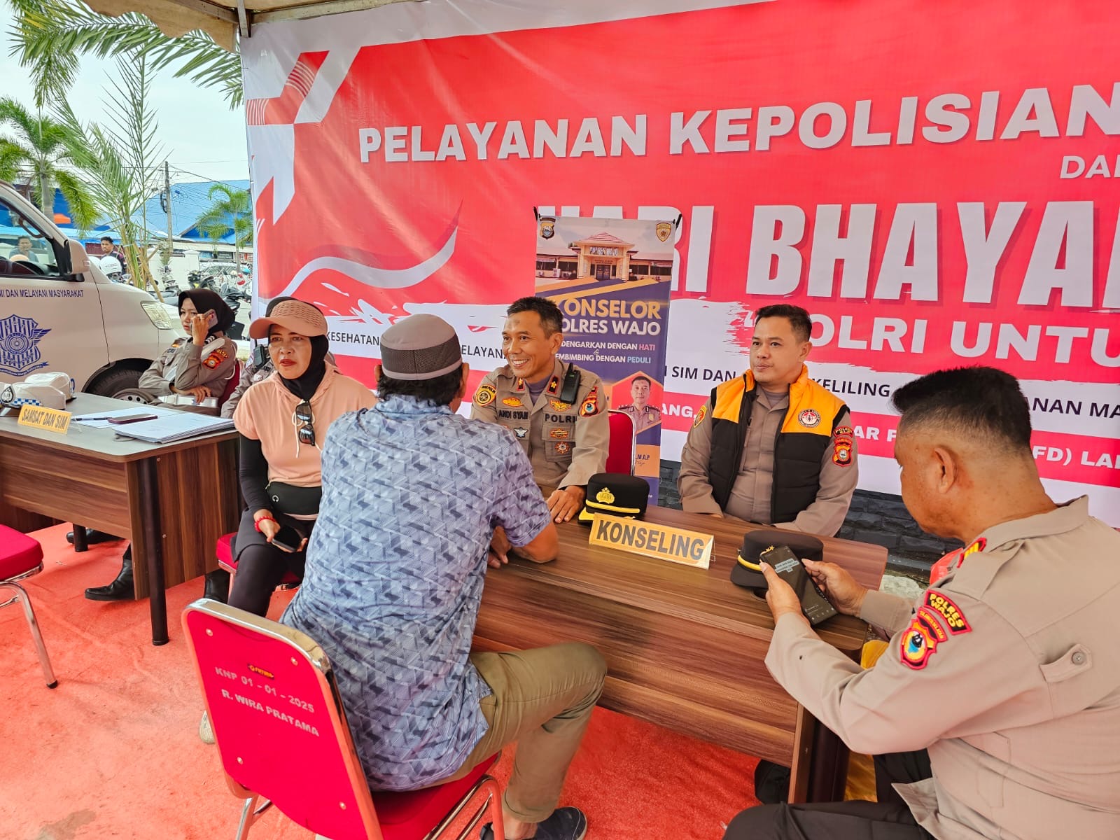 Car Free Day Sengkang Meriah dengan Layanan Gratis dari Polres Wajo untuk HUT Bhayangkara