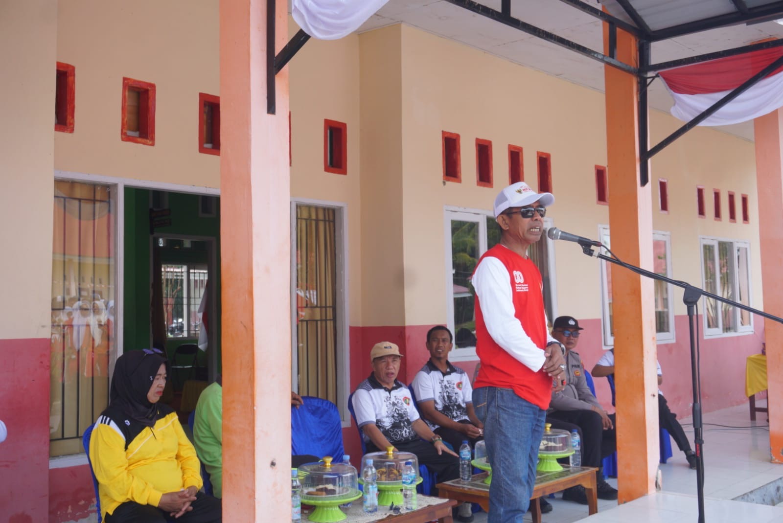 Keluarga Besar SMAN 2 Kasimbar Gelar Jalan Santai