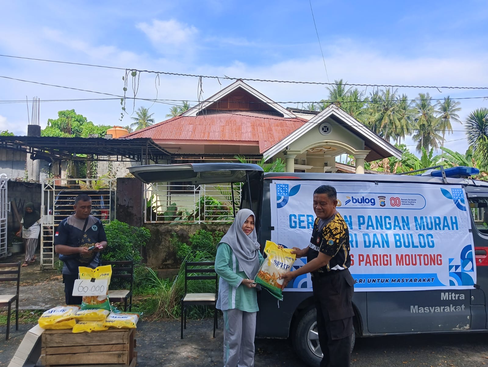 Polres Parigi Moutong Gelar Gerakan Pangan Murah, Salurkan 3 Ton Beras untuk Masyarakat