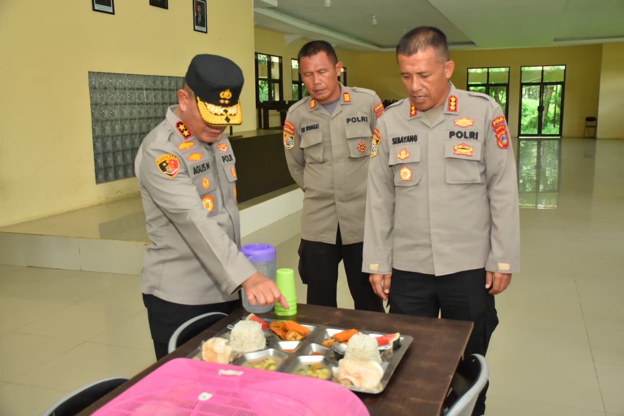 Kapolda Sulteng : Pastikan Asupan Gizi SPN Polda Sulteng Terpenuhi