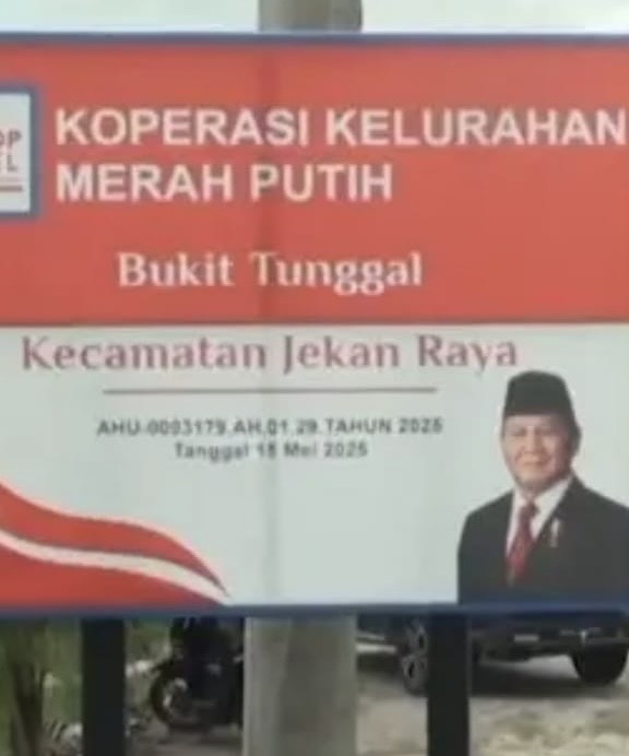 Menteri Koperasi Ferry Juliantono Resmi Luncurkan Pembiayaan Ultra Mikro Syariah 6 Persen per Tahun melalui Koperasi Desa/Kelurahan Merah Putih