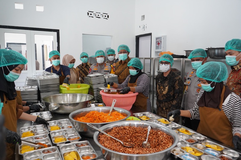 Menteri Hukum : SPPG Polda Sulteng Menjadi Yang Terbaik
