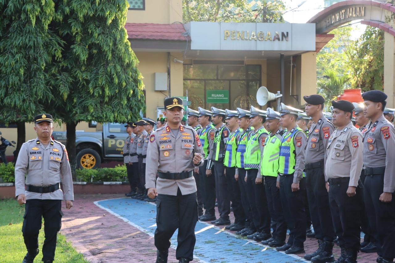 Kapolres Maros Pimpin Apel Gelar Pasukan Pengamanan Malam Takbiran Idul Adha 1447 H