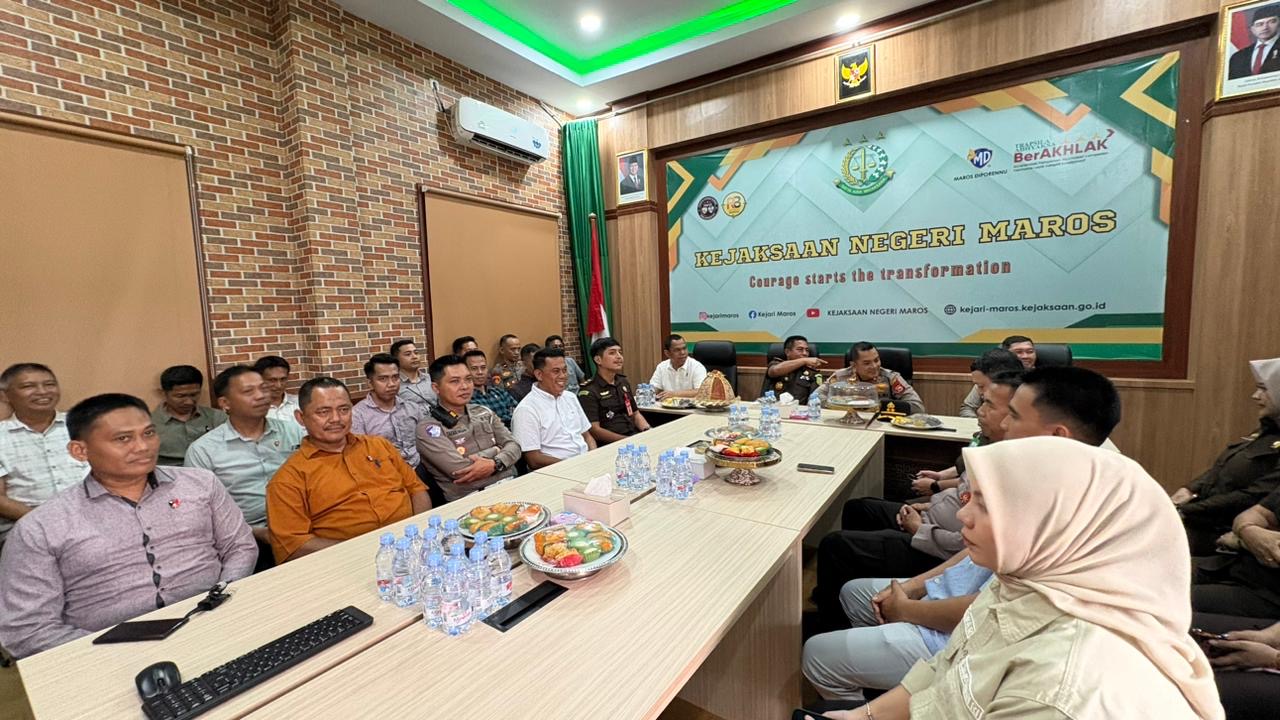 Kapolres Maros  Bawa Serta Pejabat Dan Penyidiknya Hadiri Coffee Morning Kejari, Perkuat Sinergi Penegakan Hukum

