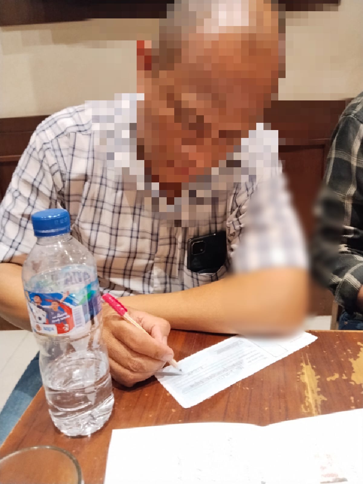 Oknum Perwira Polrestabes Makassar Di duga Tipu Mantan Bhayangkari 135 Juta

