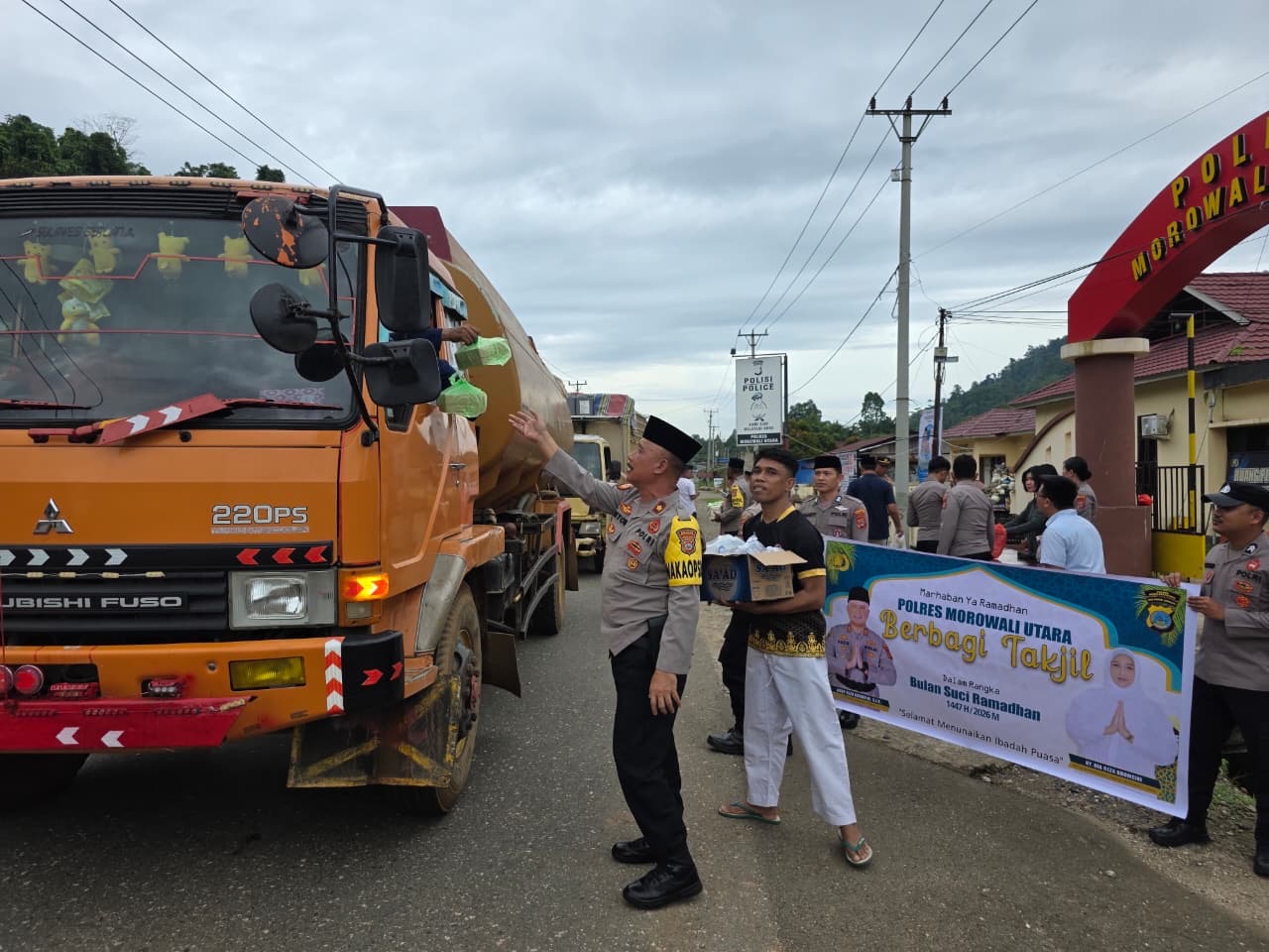 Polres Morut Jadikan  Ramadhan Sebagai Momen Berbagi