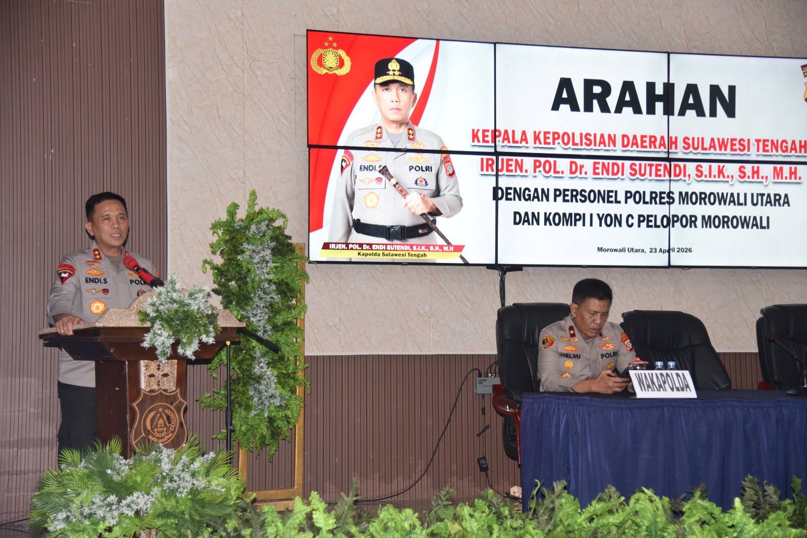 Kapolda Sulteng berikan arahan kepada Personel Polres Morowali Utara dan Kompi I Yon C Pelopor Morowali