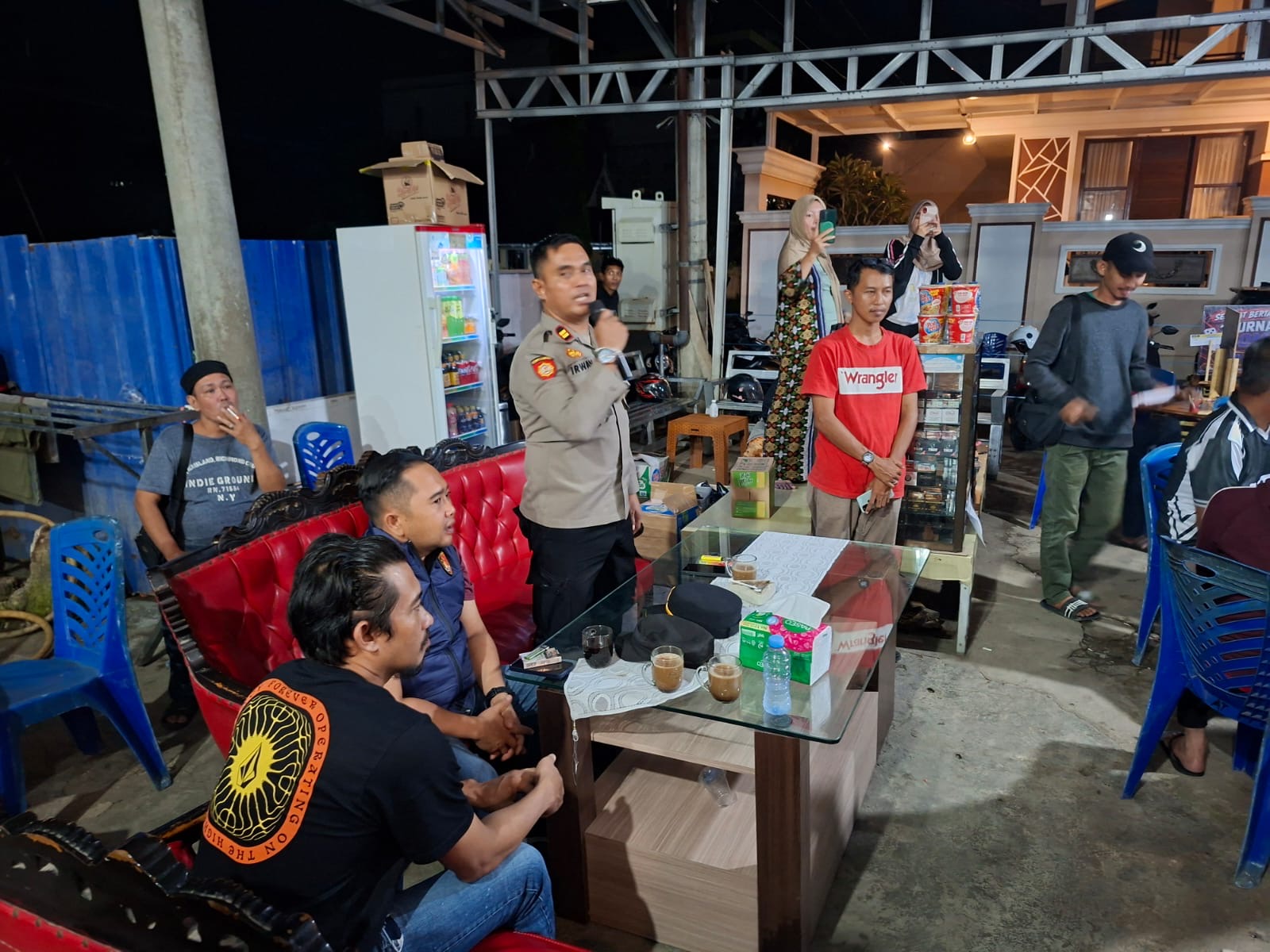 Ciptakan Rasa Aman, Polsek Tempe Gelar Patroli Blue Light di Sejumlah Lokasi Rawan