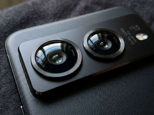 Dual_rear_camera_lens_system_202605110148.jpeg