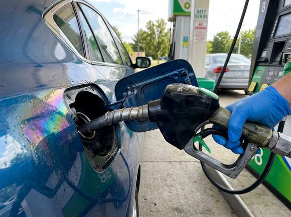 Fuel_nozzle_inserted_202604212319.jpeg
