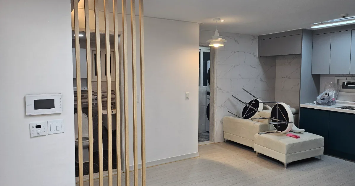 도배시공할 때 합지도배와 실크도배 시공 시 주의할 점