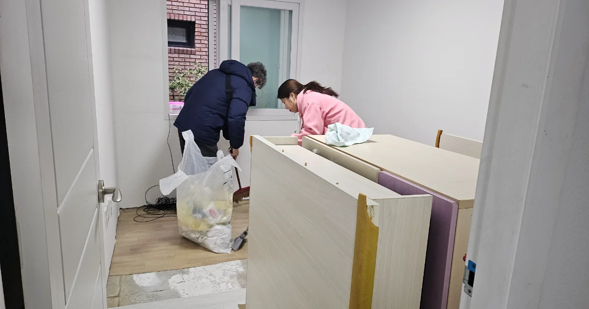 부천 역곡동 곰팡이도배시공 도배 시공 안내  절차 및 요약 보통 이렇게 합니다