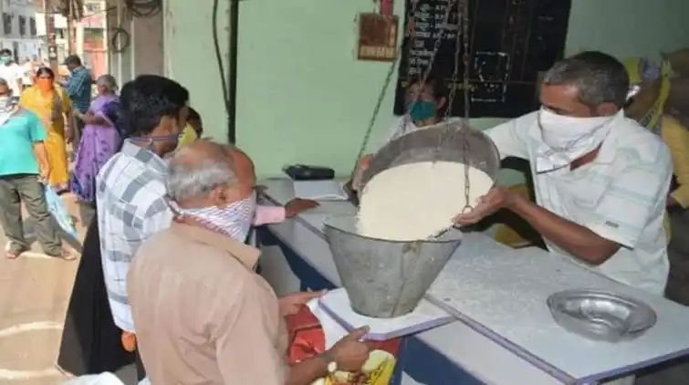 प्रधानमंत्री गरीब कल्याण अन्न योजना : सितंबर के बाद भी फ्री राशन आगे बढ़ाने के लिए सरकार का जल्द फैसला ,, 80 करोड़ राशन कार्ड धारकों का होगा फायदा 