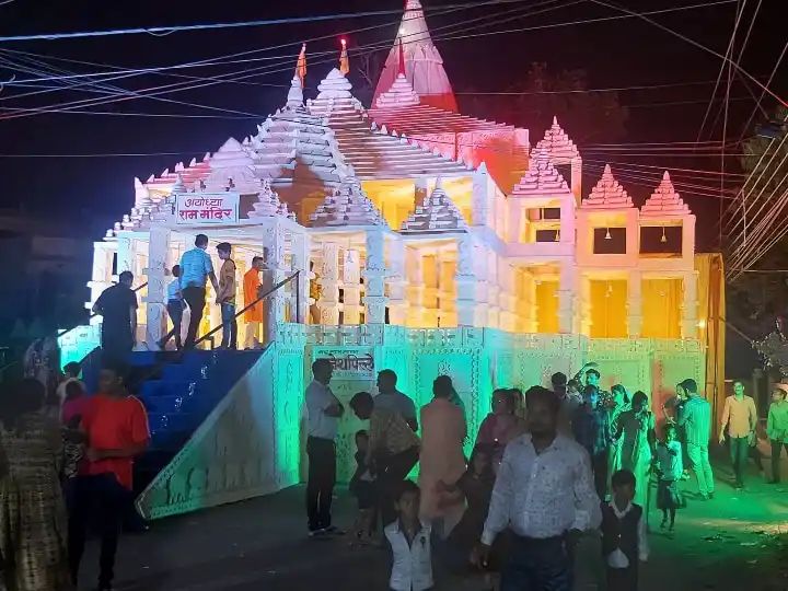 मध्य प्रदेश,, जबलपुर : जबलपुर में राम मंदिर की तर्ज पर बने पांडाल में मां दुर्गा विराजमान, बड़ी संख्या में दर्शन के लिए पहुंच रहे लोग