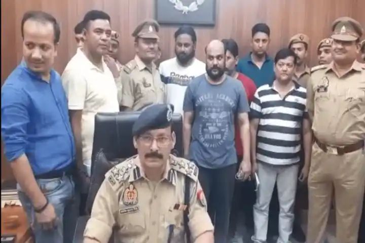 पुलिस ने 5 शातिर चोरों को किया गिरफ्तार, वाराणसी समेत बिहार व झारखंड में चोरी की घटना को दे चुके अंजाम,,,।