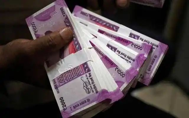 2000 Note News: 127 दिनों में बदले जा सकते हैं सिर्फ 25,40000 रुपए, ज्यादा हों तो क्या करें?