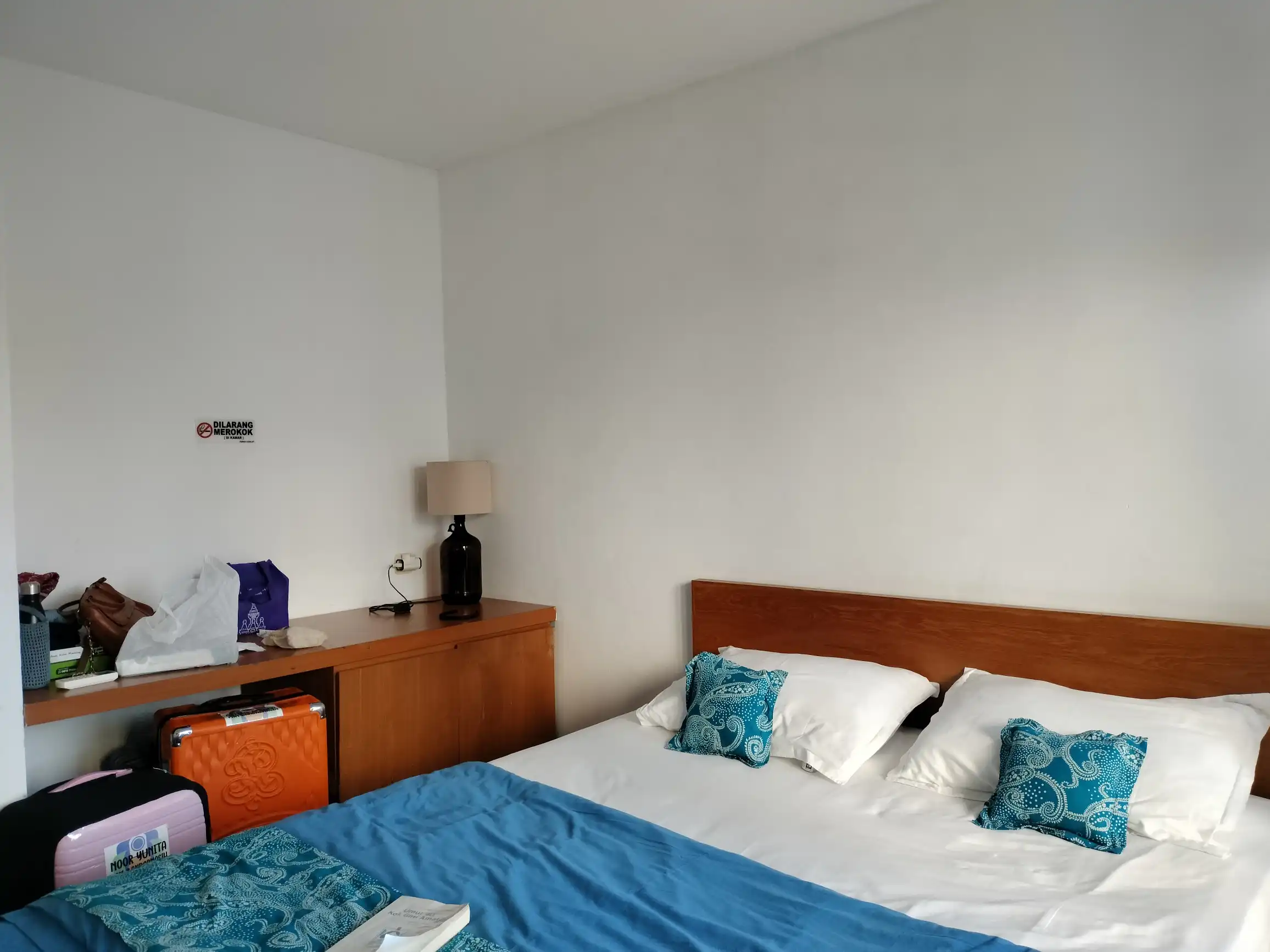 kamar di pawon cokelat
