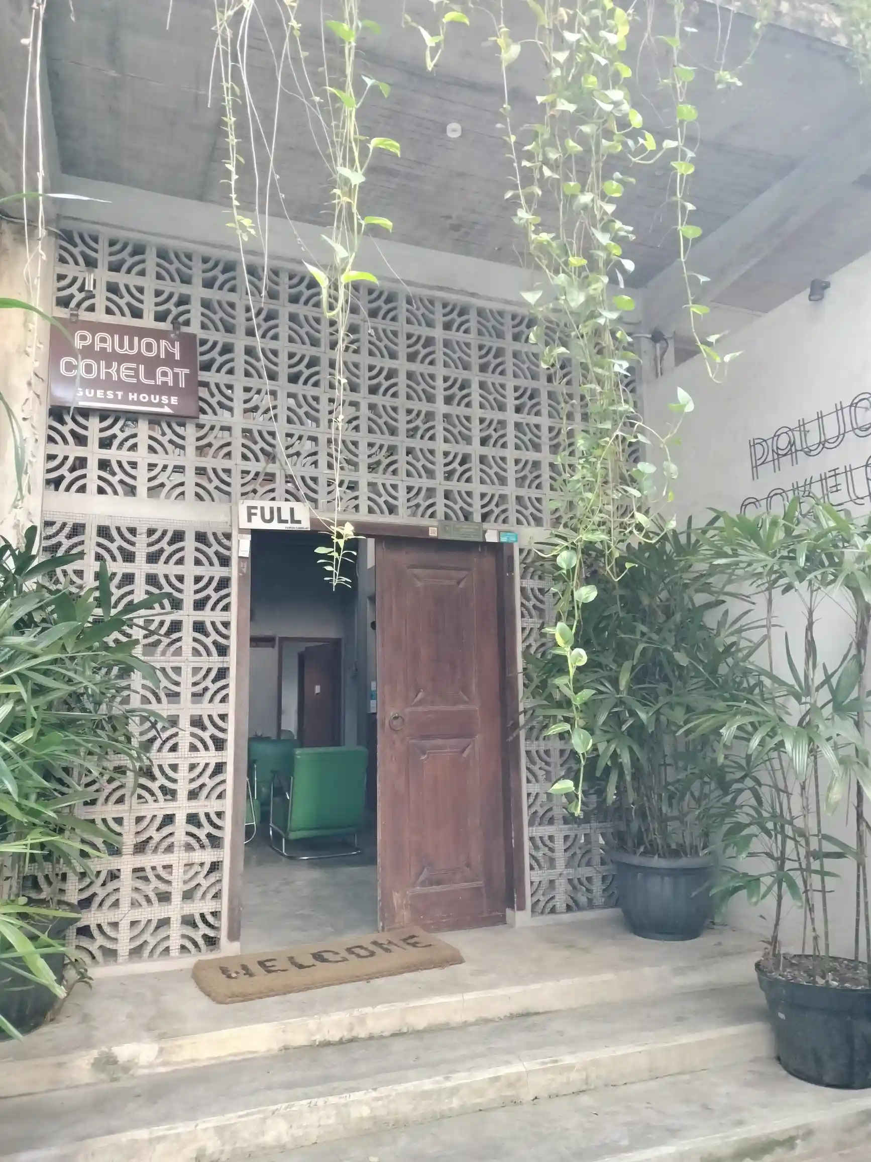 pawon cokelat guesthouse