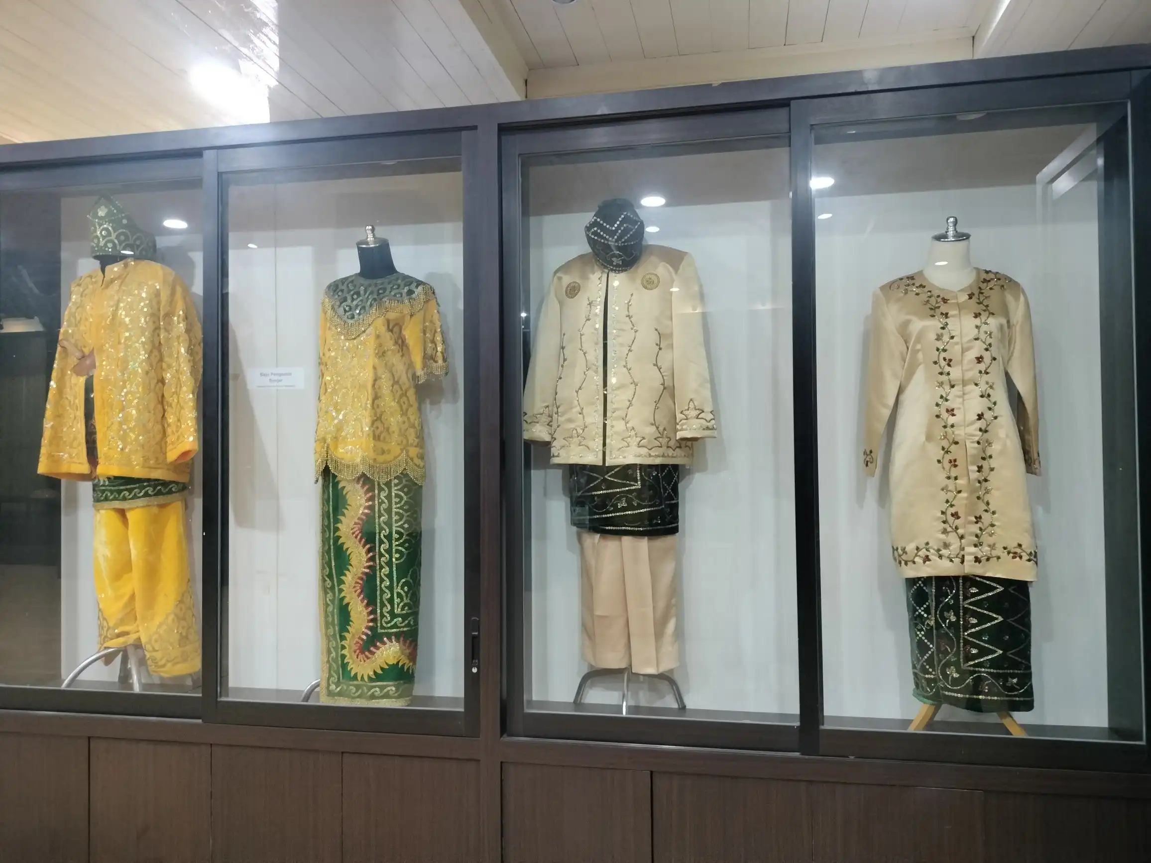 baju adat banjar