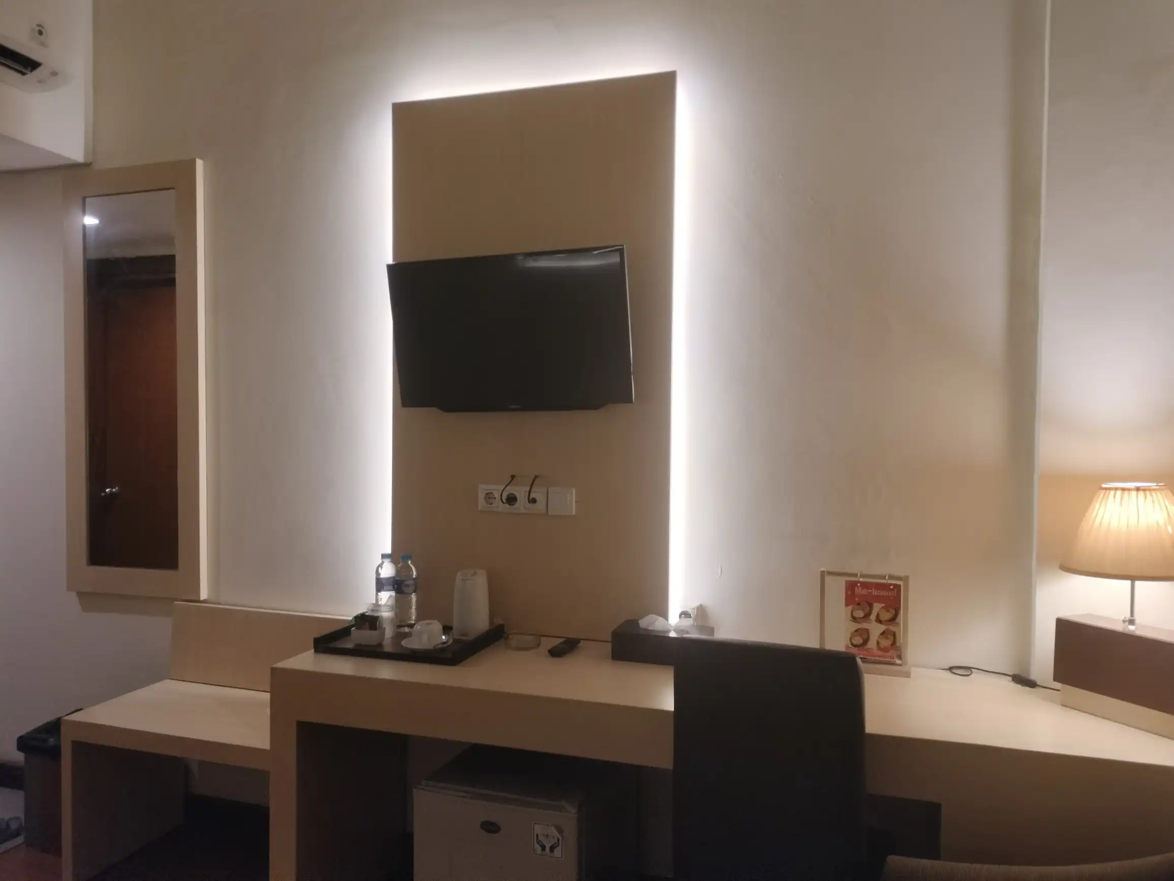 interior kamar royal jelita hotel