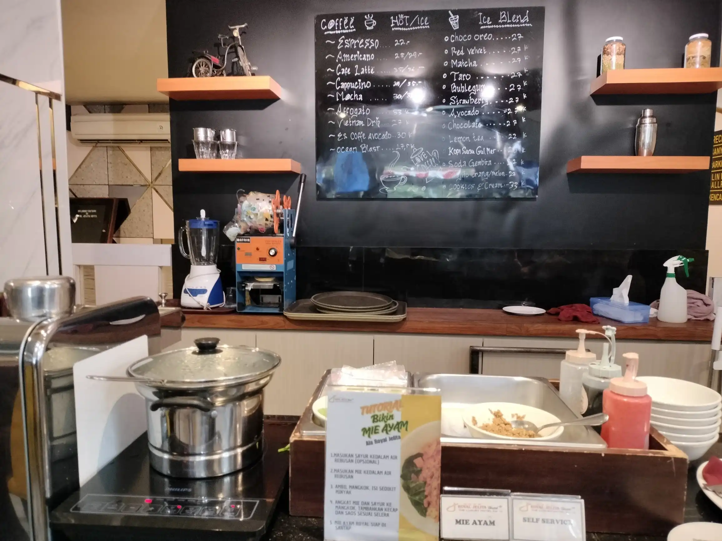 cafe royal jelita hotel