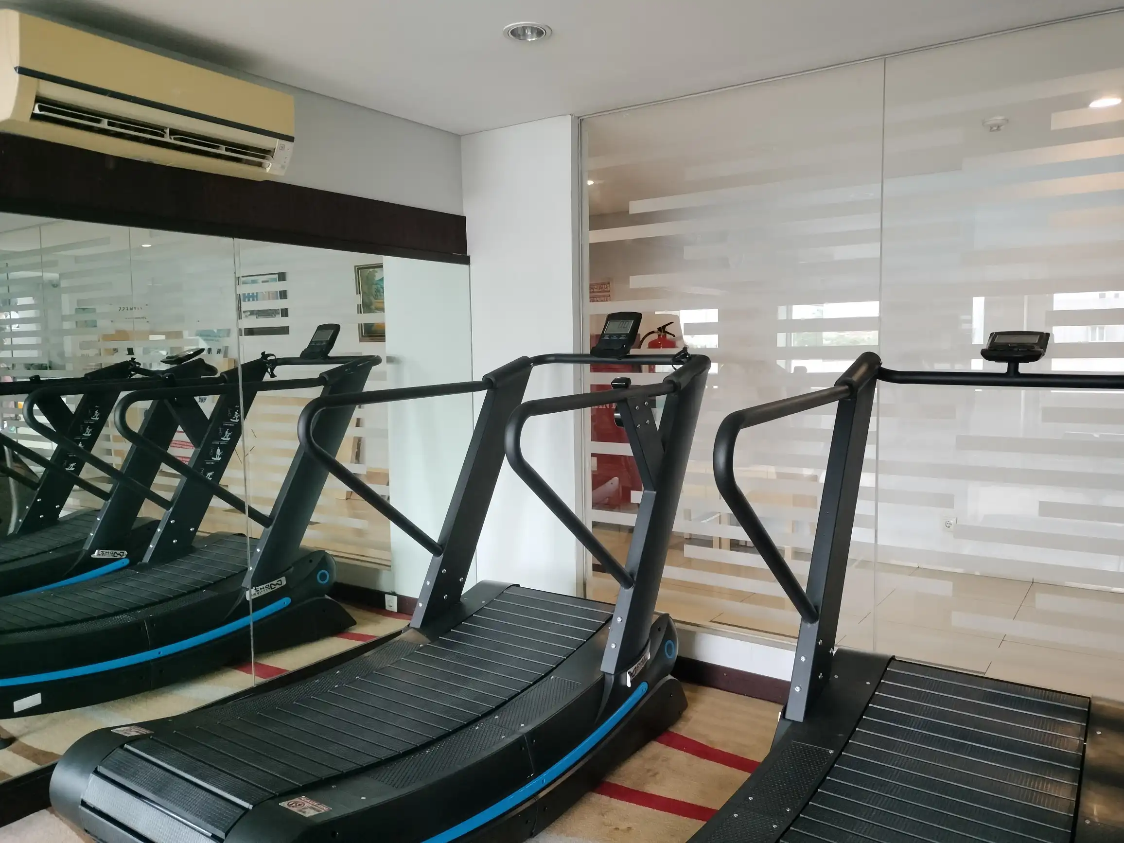 gym royal jelita hotel