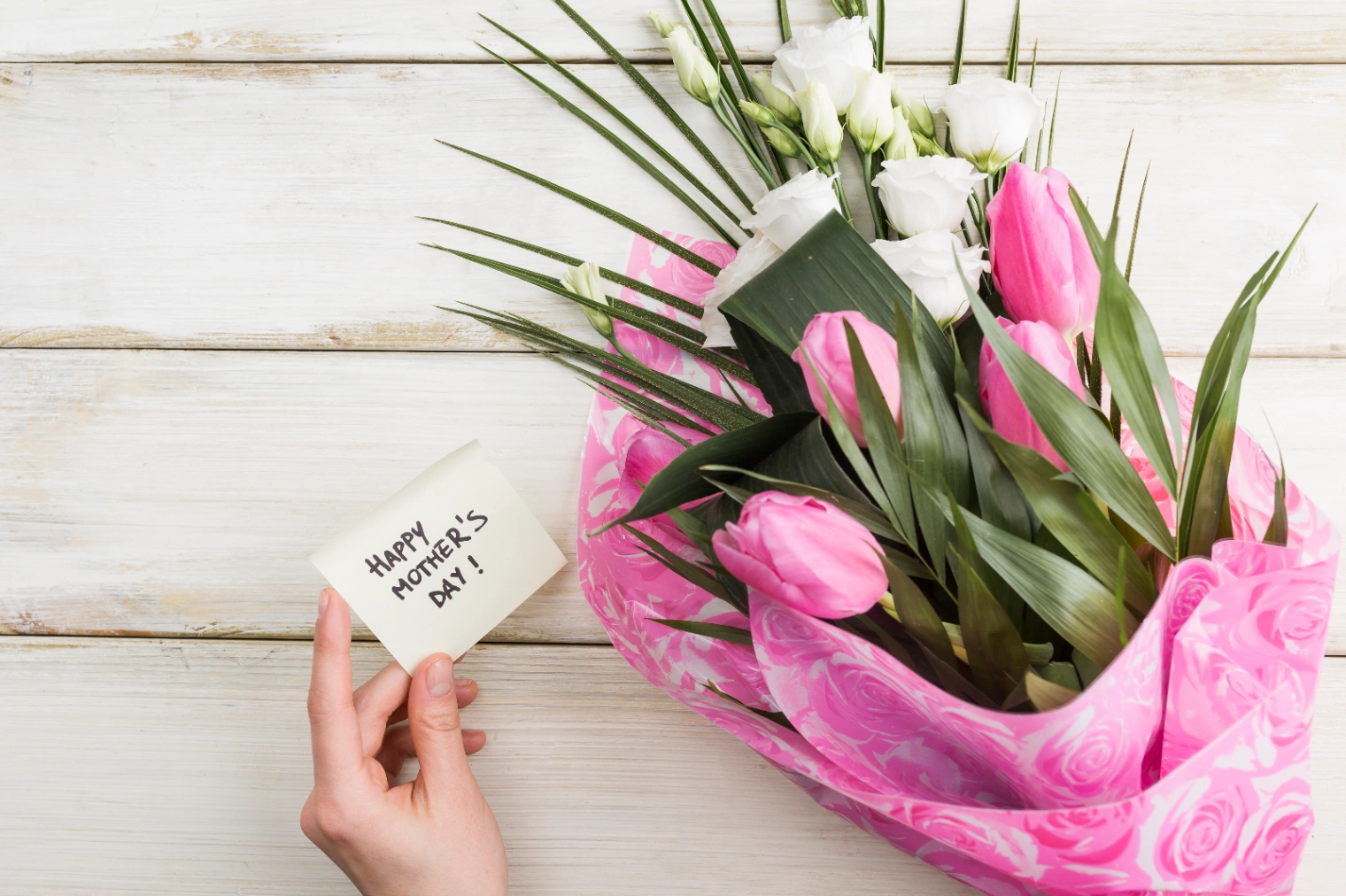 Fête des Mères : Pourquoi un bouquet personnalisé sur-mesure bat tous les cadeaux clichés