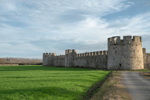 Day 1 - Arrival & Bashtova Castle