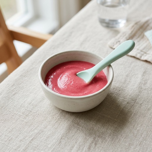 مزيج التوت والكمثرى — baby-led weaning recipe for 6+ months